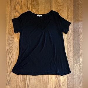 Socialite black  vneck size small